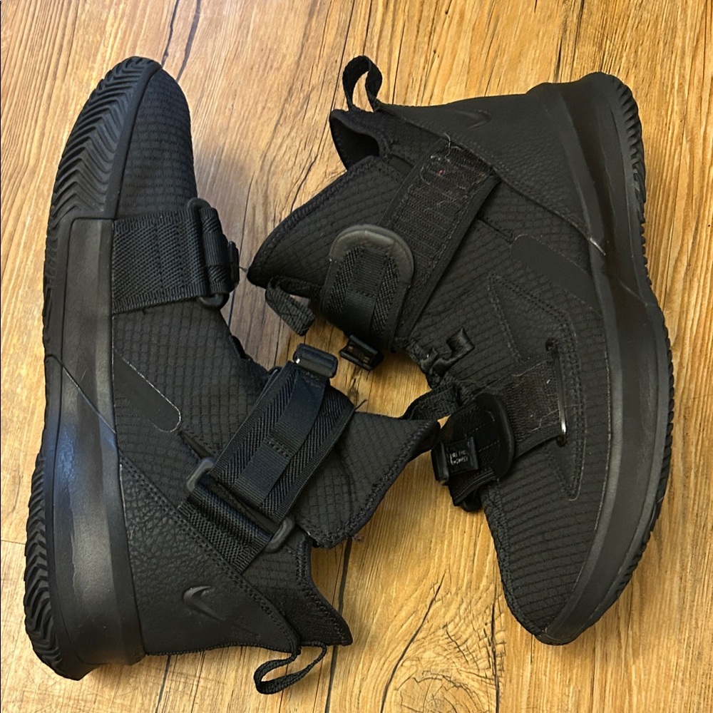 Men's 2019 LeBron Soldier 13 SFG 'Black Out' Size 9 - Picture 3 of 8